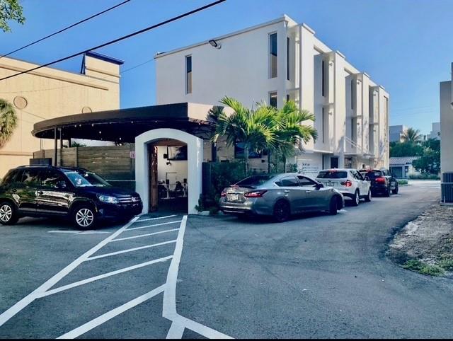 Image 7 of 10 For 727 3rd Avenue