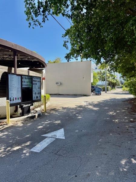 Image 9 of 10 For 727 3rd Avenue