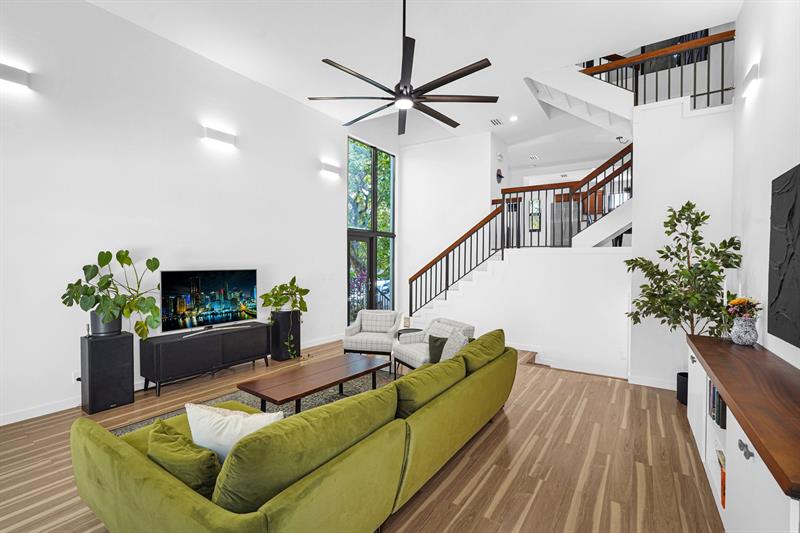 Image 13 of 76 For 3000 8th Ter  B-5