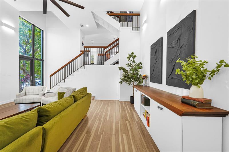 Image 14 of 76 For 3000 8th Ter  B-5