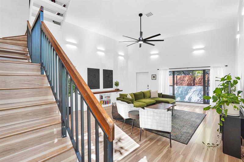 Image 17 of 76 For 3000 8th Ter  B-5