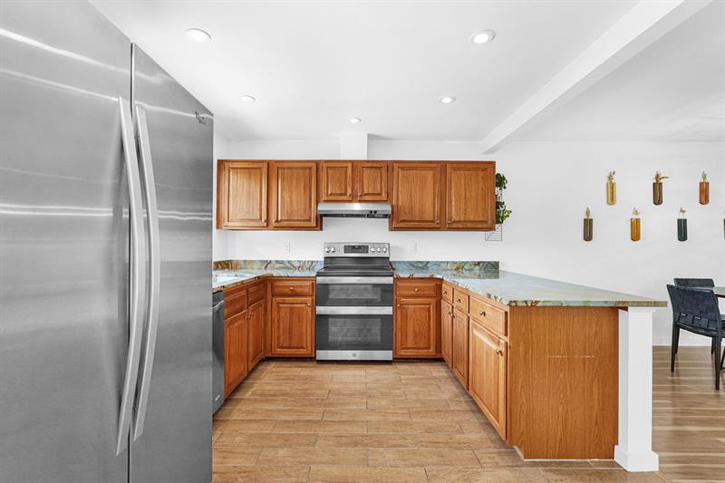 Image 25 of 76 For 3000 8th Ter  B-5