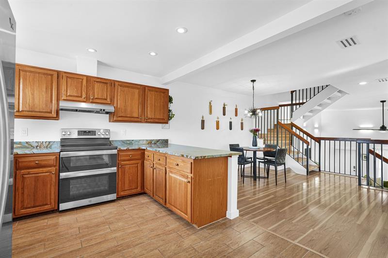 Image 26 of 76 For 3000 8th Ter  B-5