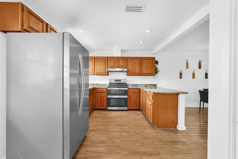 Image 29 of 76 For 3000 8th Ter  B-5