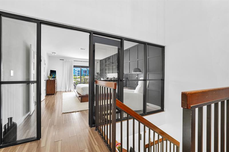 Image 35 of 76 For 3000 8th Ter  B-5