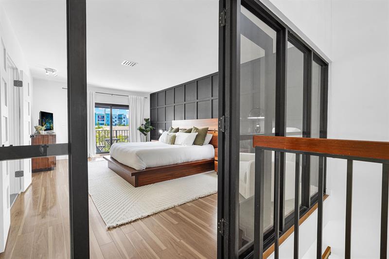 Image 36 of 76 For 3000 8th Ter  B-5