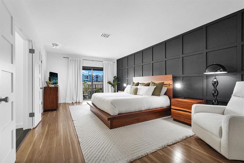 Image 39 of 76 For 3000 8th Ter  B-5