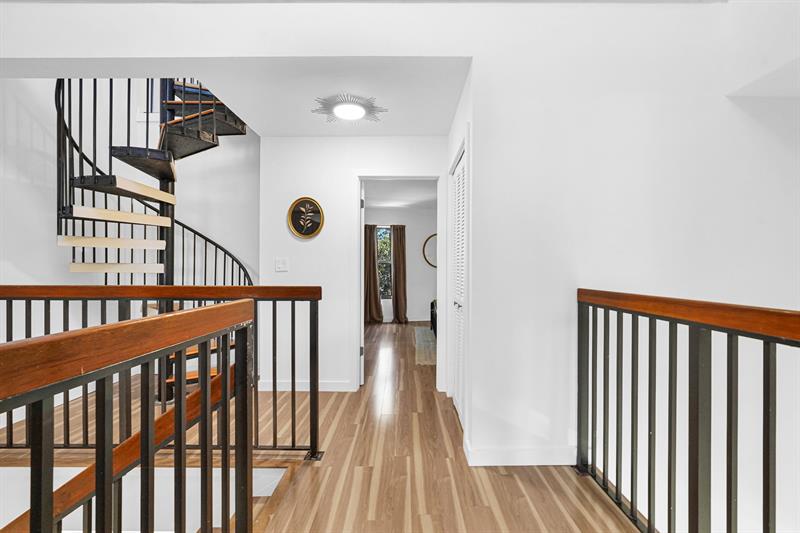 Image 47 of 76 For 3000 8th Ter  B-5