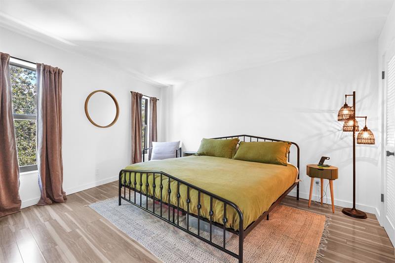 Image 48 of 76 For 3000 8th Ter  B-5