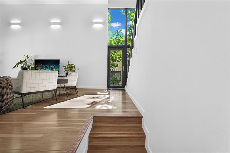 Image 61 of 76 For 3000 8th Ter  B-5