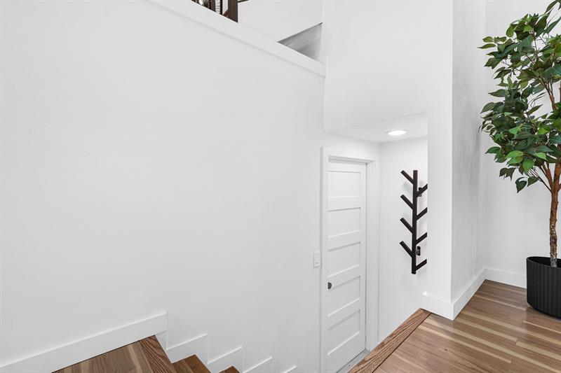 Image 62 of 76 For 3000 8th Ter  B-5