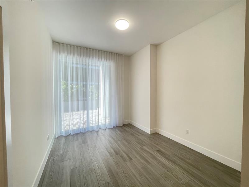 Image 19 of 35 For 2960 207th St  508