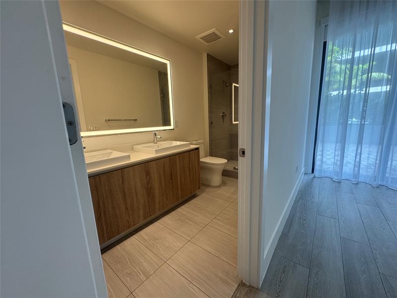 Image 21 of 35 For 2960 207th St  508