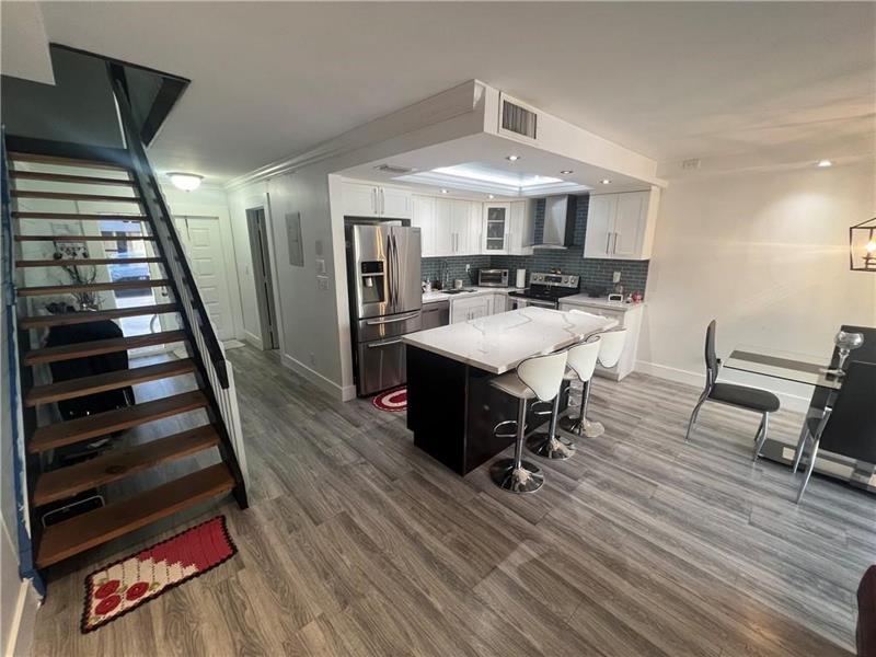 Image 23 of 35 For 211 45th Av  