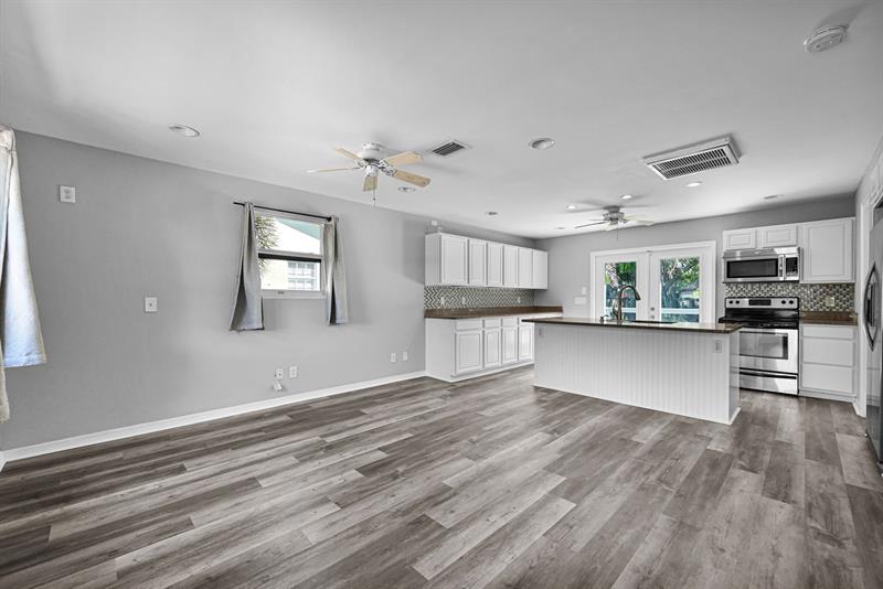 Image 3 of 54 For 16648 8th Ave