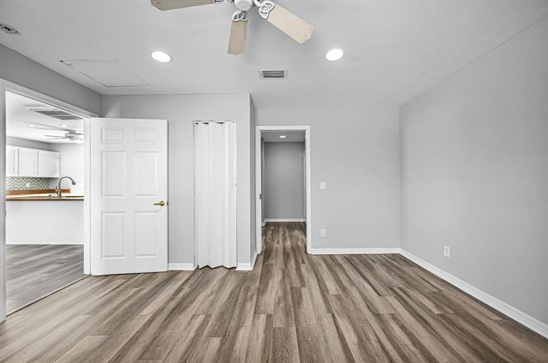 Image 33 of 54 For 16648 8th Ave