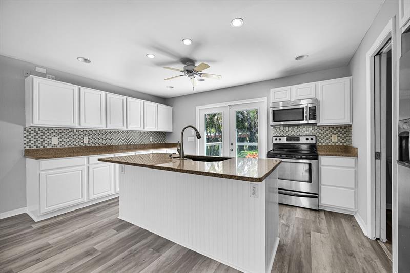 Image 4 of 54 For 16648 8th Ave