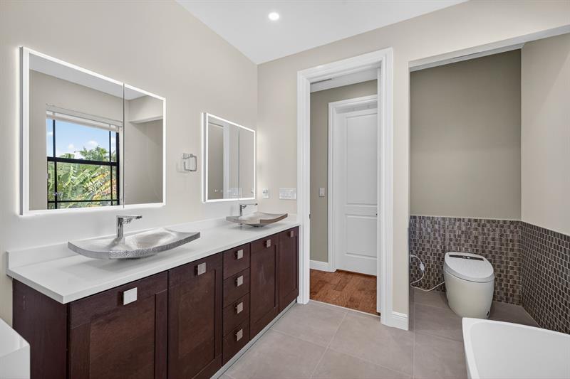 Image 22 of 48 For 1747 12th St  1747