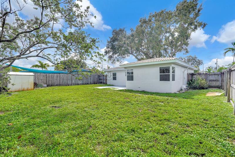 Image 10 of 70 For 261 45th St  