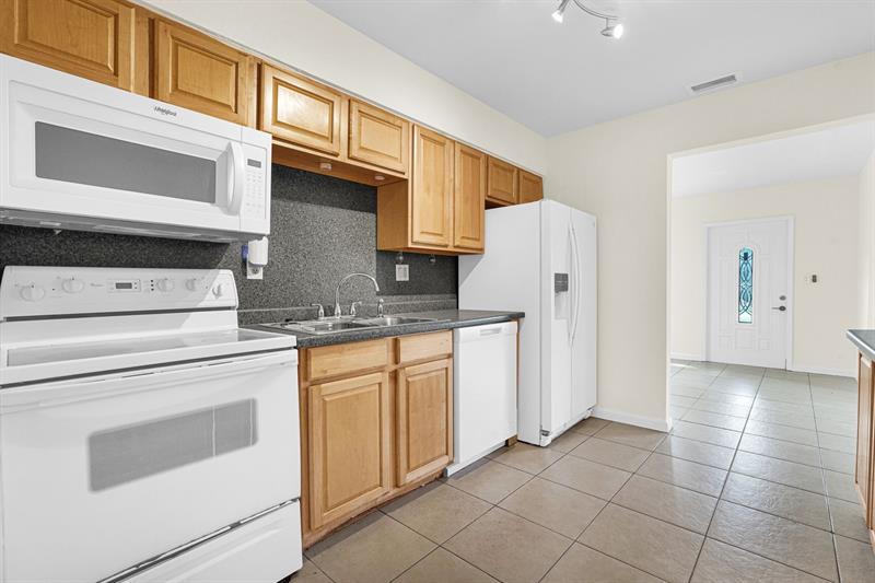 Image 34 of 70 For 261 45th St  