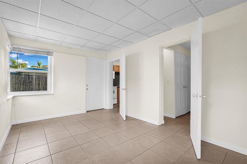 Image 36 of 70 For 261 45th St  