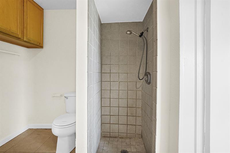 Image 39 of 70 For 261 45th St  