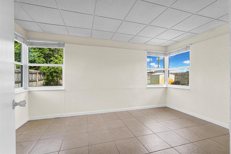 Image 41 of 70 For 261 45th St  