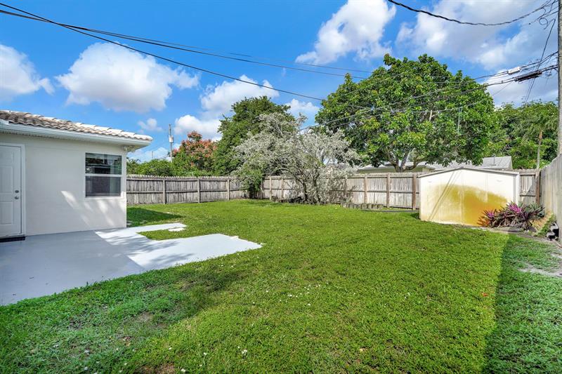 Image 6 of 70 For 261 45th St  