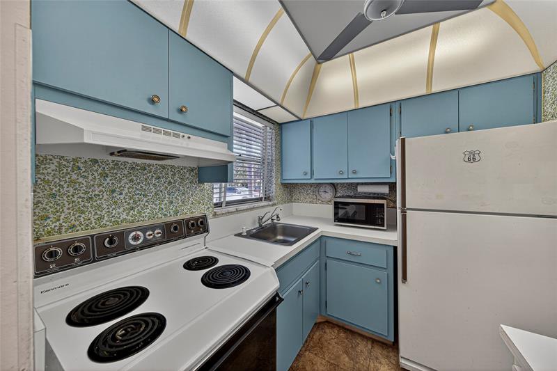 Image 20 of 61 For 2751 Golf Blvd  1023