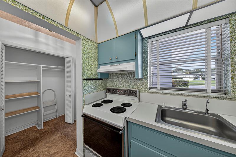 Image 22 of 61 For 2751 Golf Blvd  1023