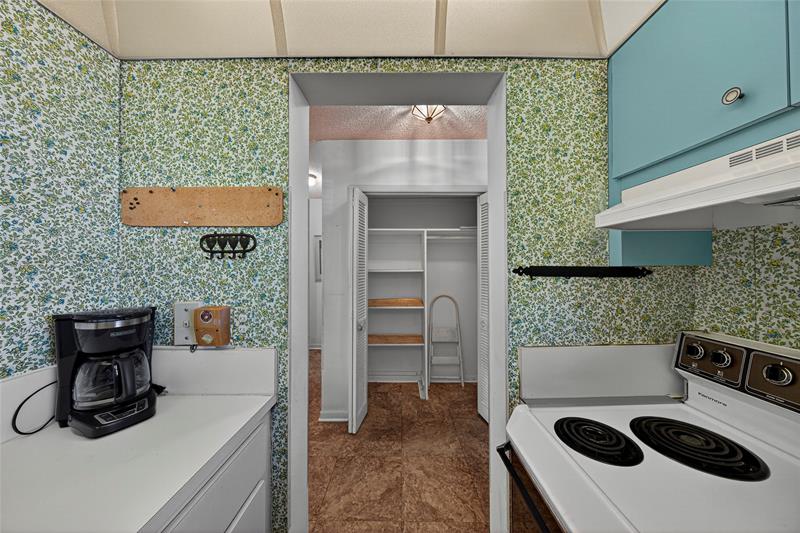 Image 23 of 61 For 2751 Golf Blvd  1023