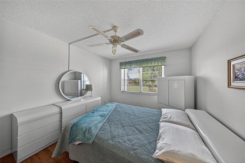 Image 25 of 61 For 2751 Golf Blvd  1023