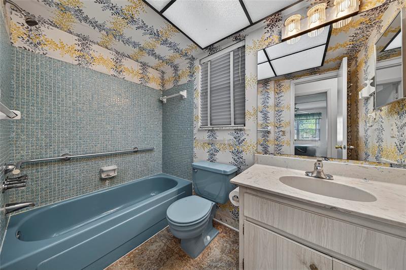 Image 30 of 61 For 2751 Golf Blvd  1023