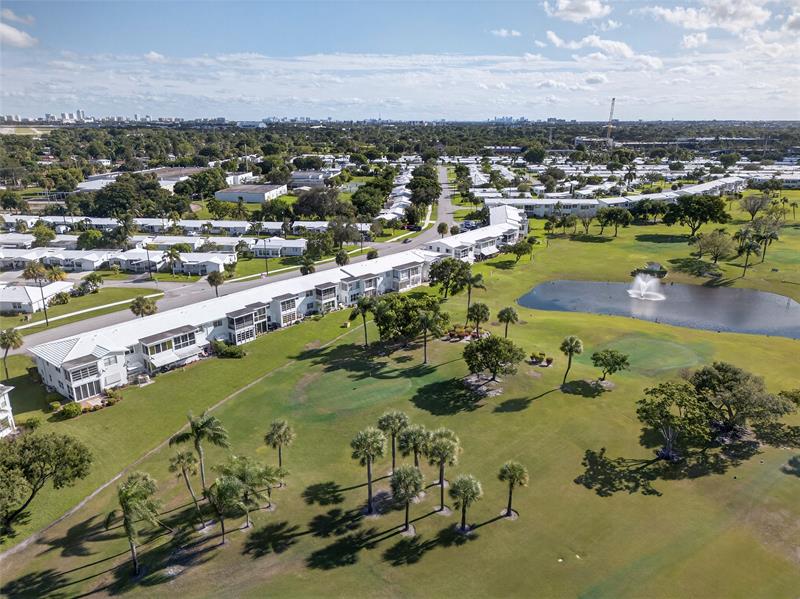 Image 5 of 61 For 2751 Golf Blvd  1023