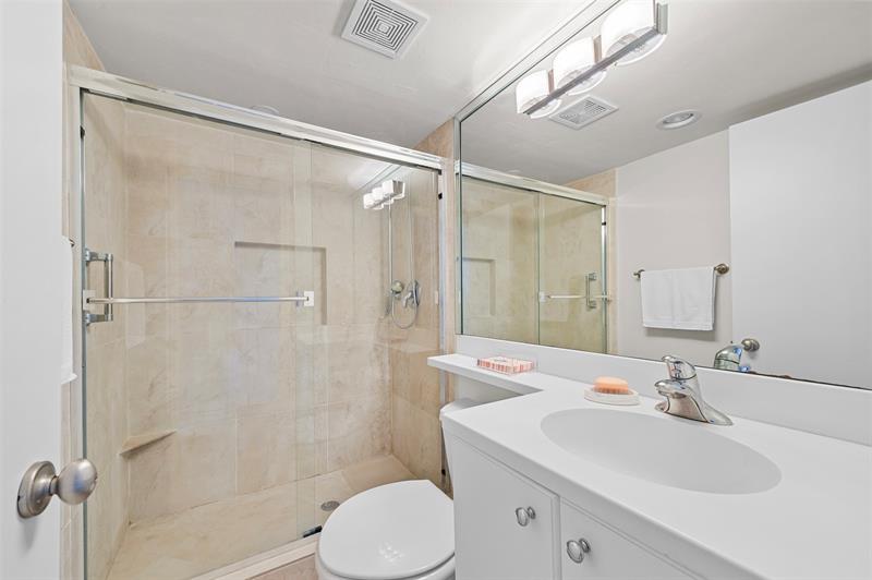 Image 20 of 33 For 1905 Ocean Blvd  14d