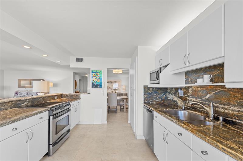 Image 8 of 33 For 1905 Ocean Blvd  14d