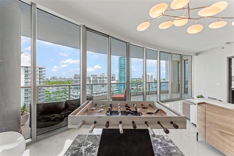 Image 12 of 75 For 5959 Collins Ave  1201