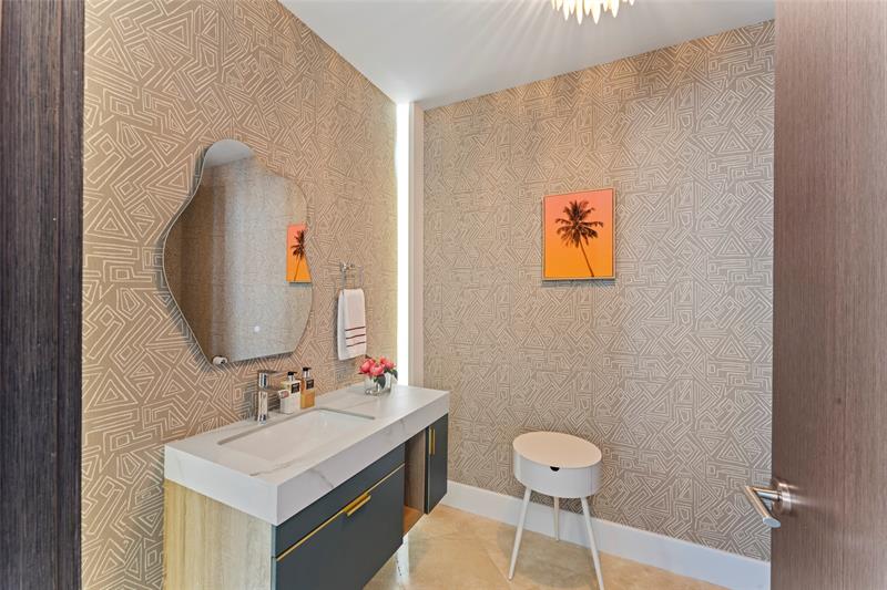 Image 19 of 75 For 5959 Collins Ave  1201