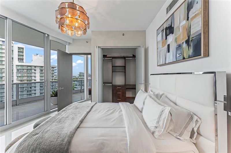 Image 25 of 75 For 5959 Collins Ave  1201