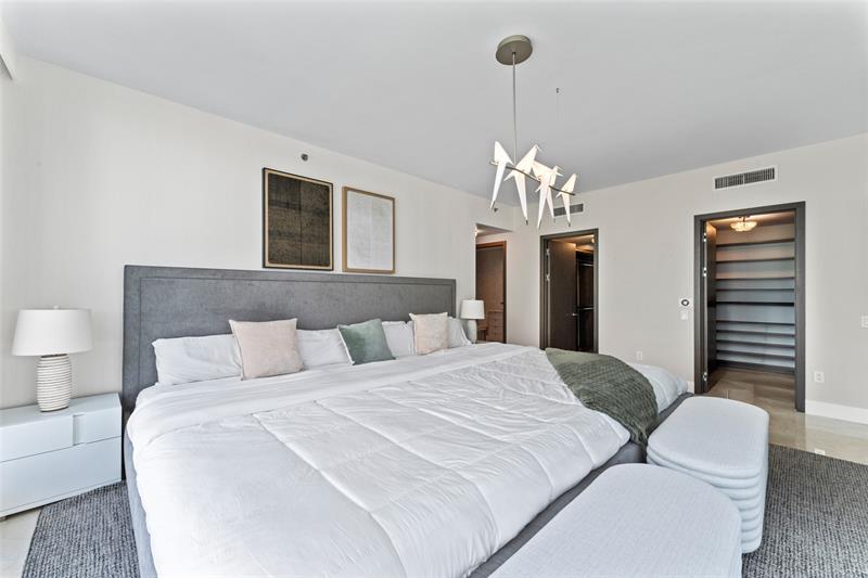 Image 30 of 75 For 5959 Collins Ave  1201