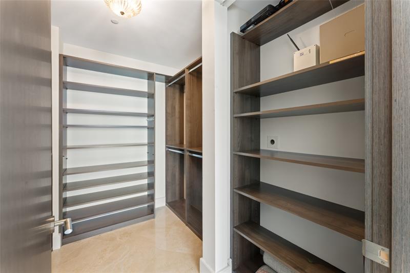 Image 32 of 75 For 5959 Collins Ave  1201