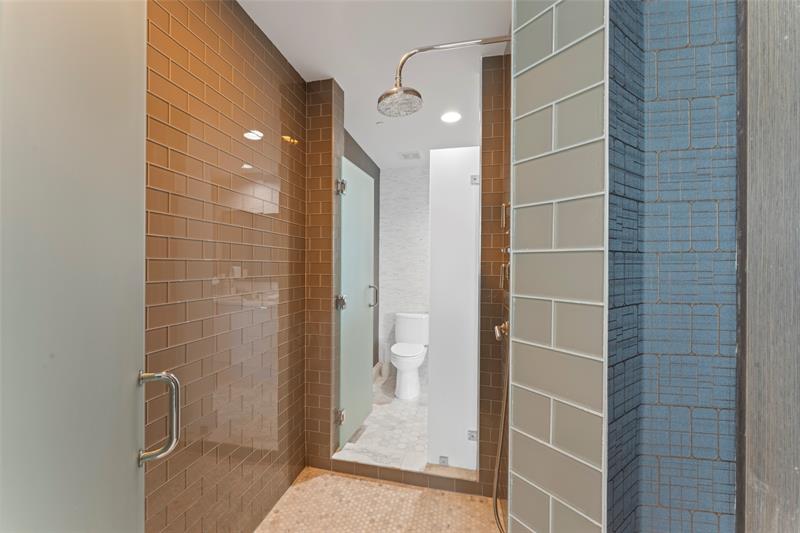 Image 40 of 75 For 5959 Collins Ave  1201