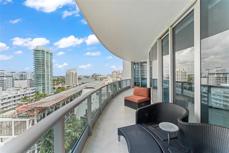 Image 44 of 75 For 5959 Collins Ave  1201