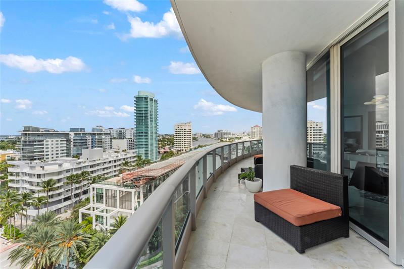 Image 46 of 75 For 5959 Collins Ave  1201