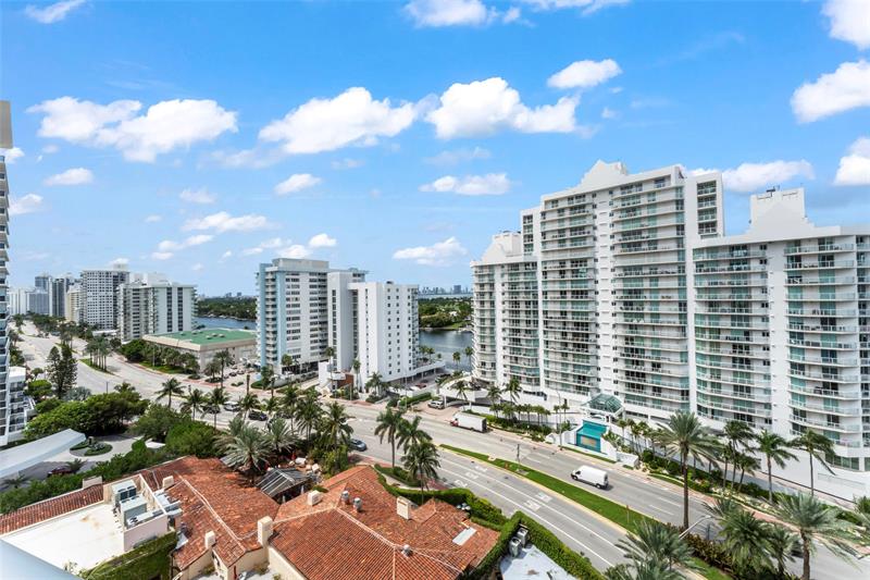 Image 49 of 75 For 5959 Collins Ave  1201