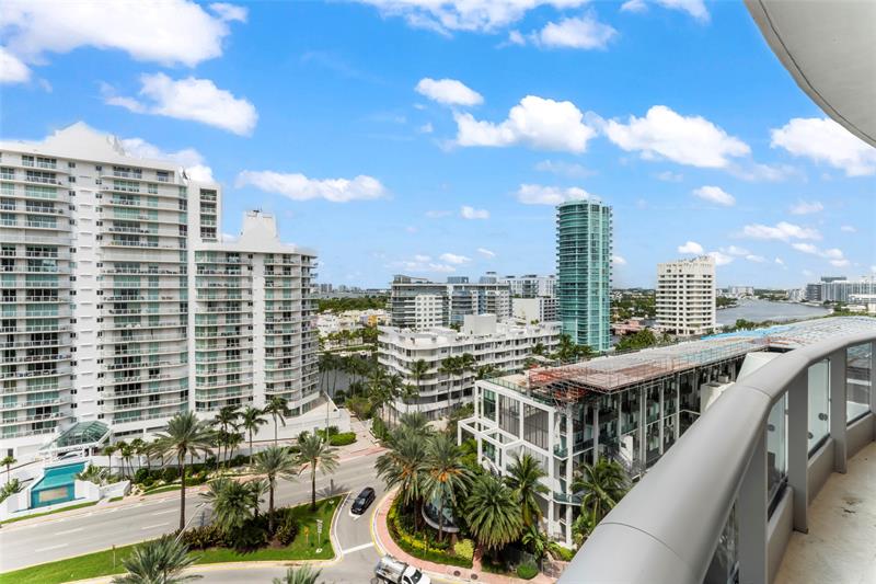 Image 50 of 75 For 5959 Collins Ave  1201