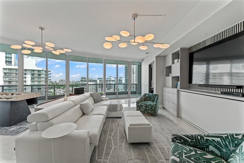 Image 7 of 75 For 5959 Collins Ave  1201