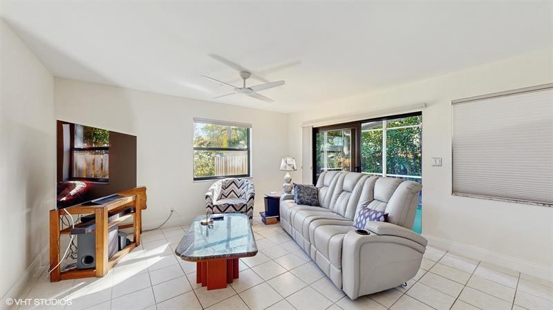 Image 3 of 21 For 2113 11th Ave  2113