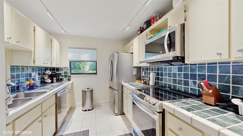 Image 5 of 21 For 2113 11th Ave  2113