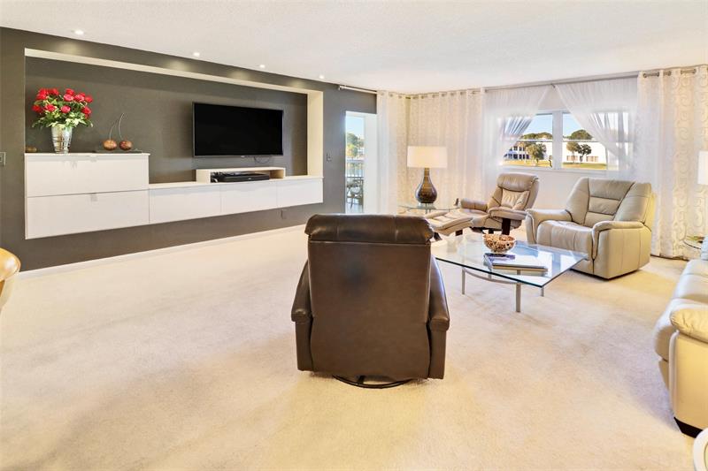 Image 11 of 31 For 4751 21st St  209